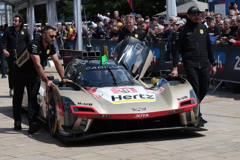 #38 Cadillac Hertz Team Jota Cadillac V-Series.R