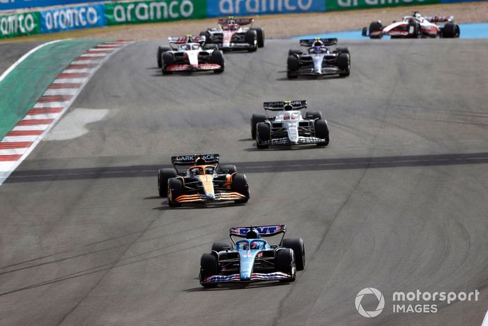 Fernando Alonso, Alpine A522, Daniel Ricciardo, McLaren MCL36, Yuki Tsunoda, AlphaTauri AT03