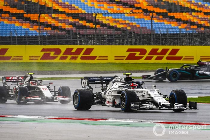 Pierre Gasly, AlphaTauri AT01, Kevin Magnussen, Haas VF-20, Valtteri Bottas, Mercedes F1 W11