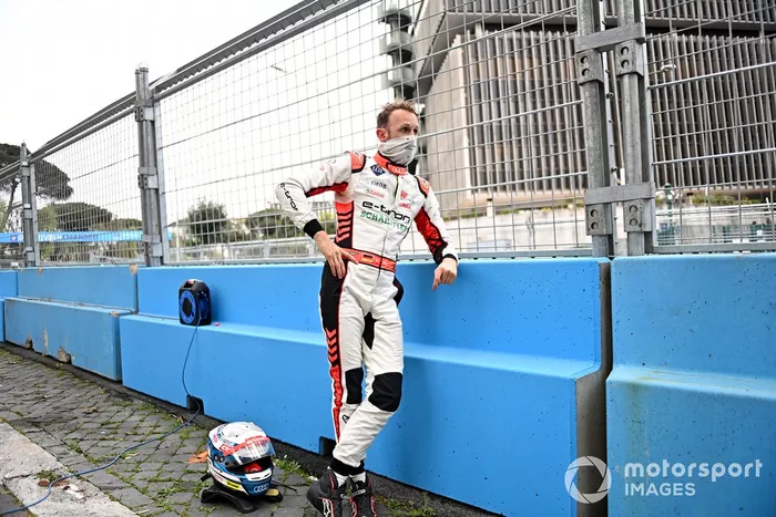 Rene Rast, Audi Sport ABT Schaeffler, después de su accidente