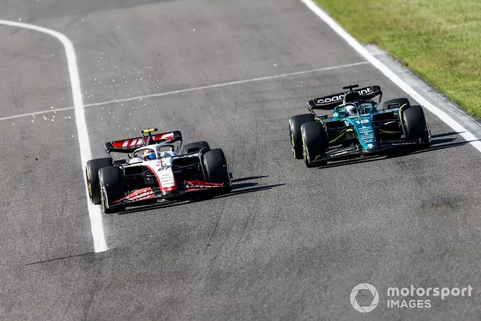 Nico Hulkenberg, Haas VF-23, lucha con Lance Stroll, Aston Martin AMR23