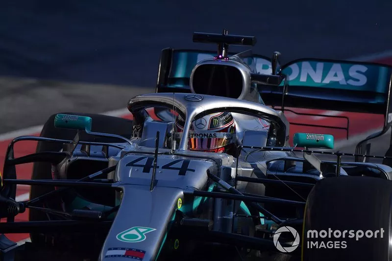 Lewis Hamilton, da Mercedes, foi o 10º