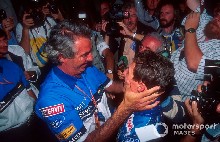 Flavio Briatore felicita a Michael Schumacher, Benetton