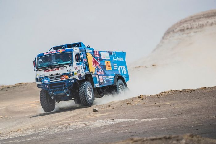#514 Team Kamaz Master: Dmitry Sotnikov, Ilnur Mustafin, Dmitrii Nikitin
