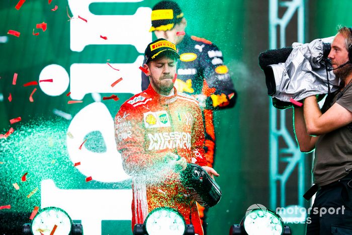 Podio: segundo lugar Sebastian Vettel, Ferrari