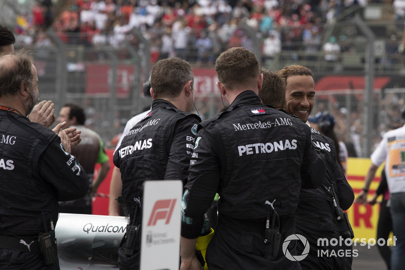 2018 F1 Dünya Şampiyonu Lewis Hamilton, Mercedes AMG F1, parc ferme