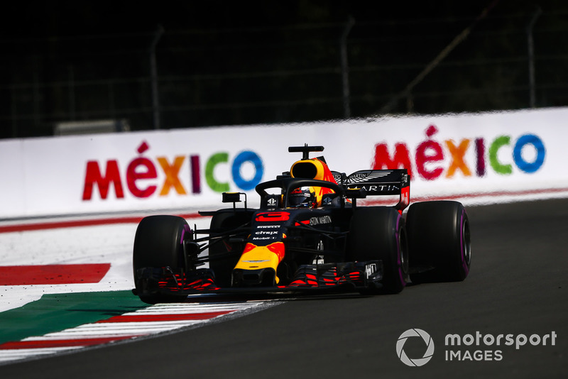 1: Daniel Ricciardo, Red Bull Racing RB14, 1:14.759