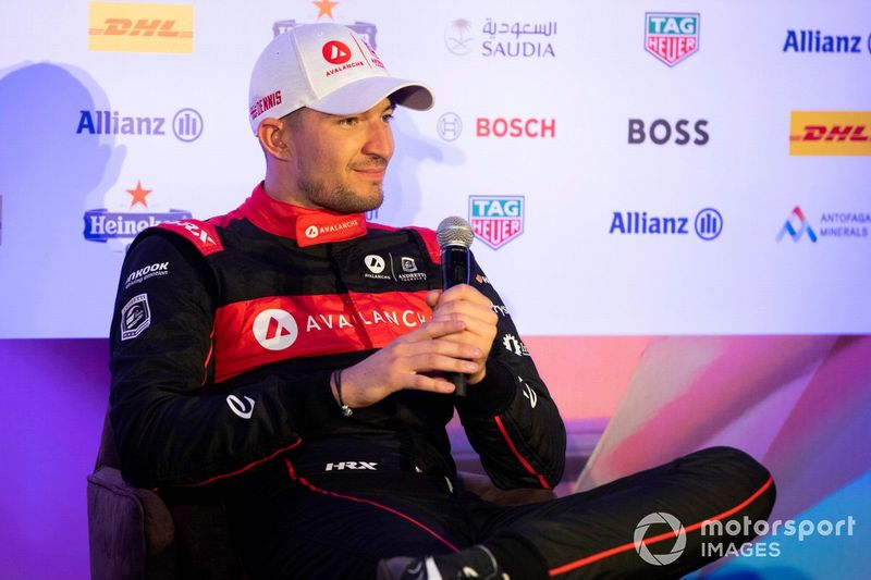 Jake Dennis, Andretti Autosport, 1º, en rueda de prensa