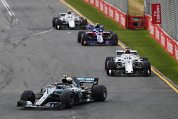 Валттери Боттас, Mercedes AMG F1 W09, Лэнс Стролл, Williams FW41, Маркус Эрикссон, Alfa Romeo Sauber