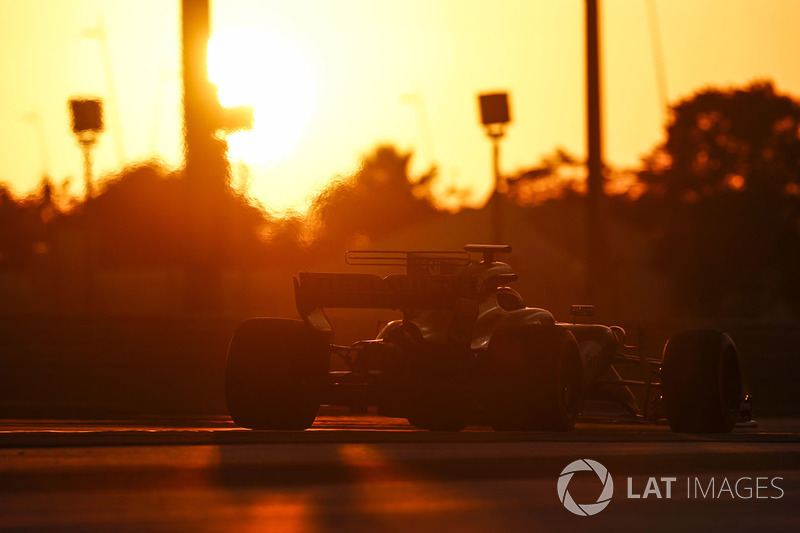 Carlos Sainz Jr., Renault Sport F1 Team RS17