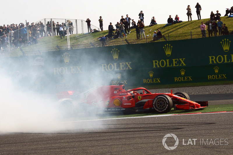 Accrochage entre Max Verstappen, Red Bull Racing RB14 et Sebastian Vettel, Ferrari SF71H