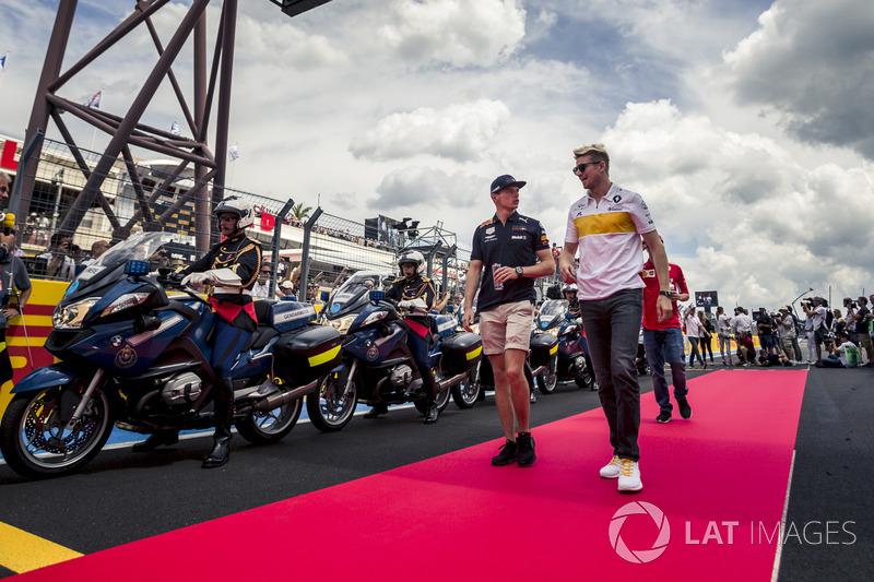 Max Verstappen, Red Bull Racing, Nico Hulkenberg, Renault Sport F1 Team