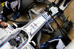 Lance Stroll, Williams FW41, en pits