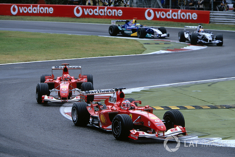 Rubens Barrichello, Ferrari F2004 ve Michael Schumacher, Ferrari F2004