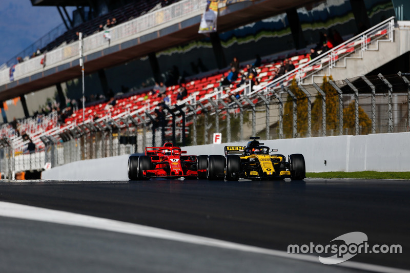 Carlos Sainz Jr., Renault Sport F1 Team R.S. 18, Sebastian Vettel, Ferrari SF71H