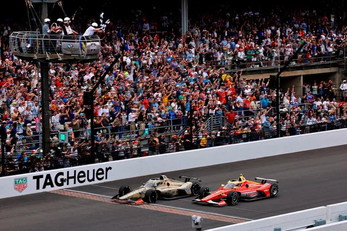 Felix Rosenqvist, Meyer Shank Racing w/ Curb Agajanian Honda, David Malukas, Team Penske Chevrolet