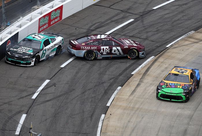 Brad Keselowski, Roush Fenway Keselowski Racing Ford, Cole Custer, Haas Factory Team Ford, Tyler Reddick, 23XI Racing Toyota