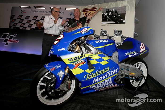 Suzuki RGV500 que Kenny Roberts Jr. ganó el título en el año 2000