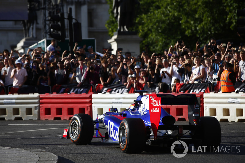 Carlos Sainz Jr., Scuderia Toro Rosso