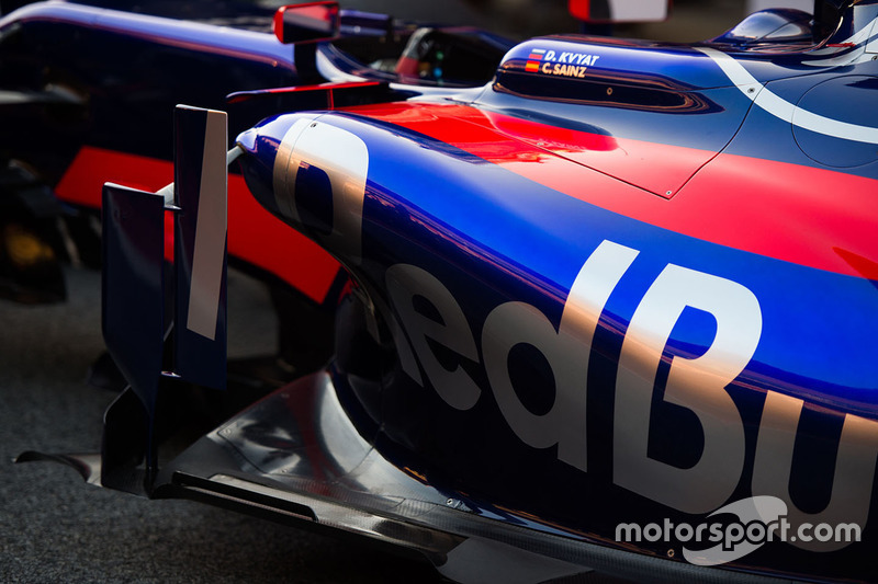 Scuderia Toro Rosso STR12 sidepod detail