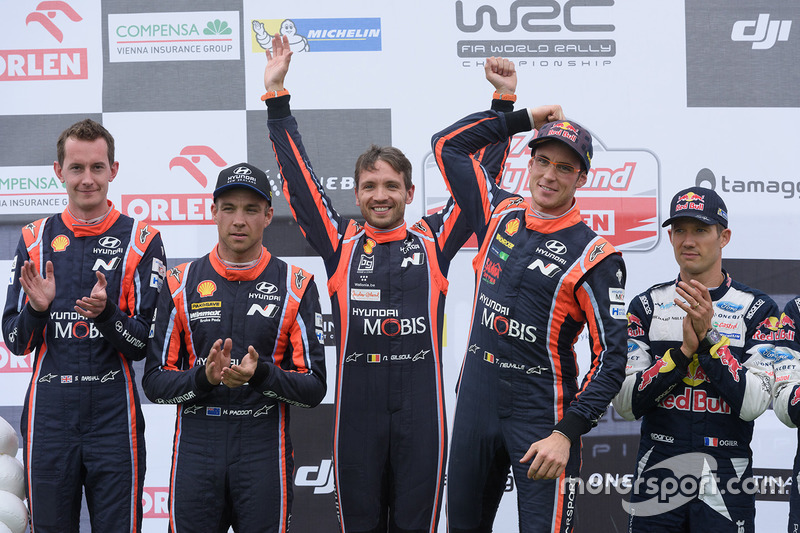 Podium: winners Thierry Neuville, Nicolas Gilsoul, Hyundai Motorsport, second place Hayden Paddon, S
