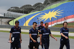 Pascal Wehrlein, Sauber walks the track