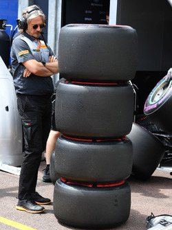 Pirelli engineer and Pirelli tyres