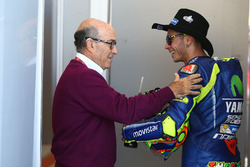 Carmelo Ezpeleta, PDG de Dorna Sports, Valentino Rossi, Yamaha Factory Racing