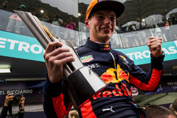 Max Verstappen, Red Bull Racing, race winner, celebrates, his team and his trophy