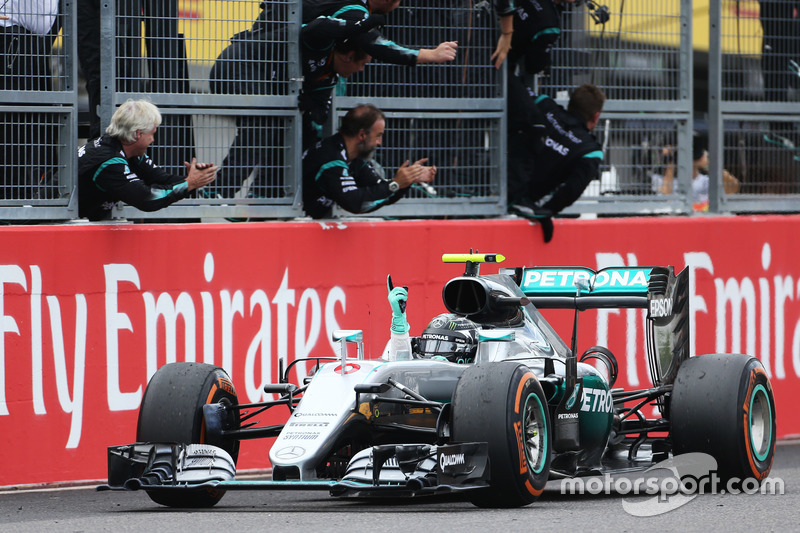 2016: Nico Rosberg (Mercedes AMG F1 W07 Hybrid)