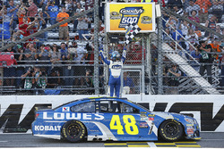 Le vainqueur, Jimmie Johnson, Hendrick Motorsports Chevrolet