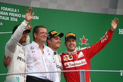Podium: 1. Nico Rosberg, Mercedes AMG Petronas F1 W07; 2. Lewis Hamilton, Mercedes AMG F1 W07; 3. Se