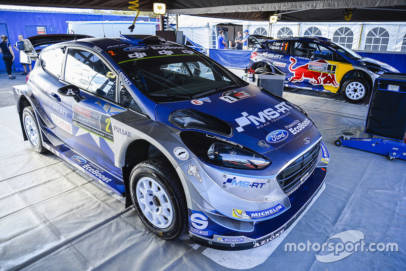 Coches de Ott Tänak, Martin Järveoja, Ford Fiesta WRC, M-Sport y Sébastien Ogier, Julien Ingrassia, Ford Fiesta WRC, M-Sport