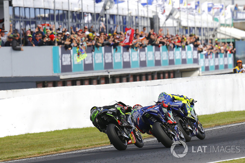A prova foi emocionante até a última reta. Viñales tirou de Zarco o último lugar no pódio por 0s016 ao sair mais veloz da última curva.