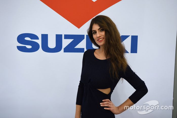 Las chicas en el Salón del Automóvil de Bolonia 2017