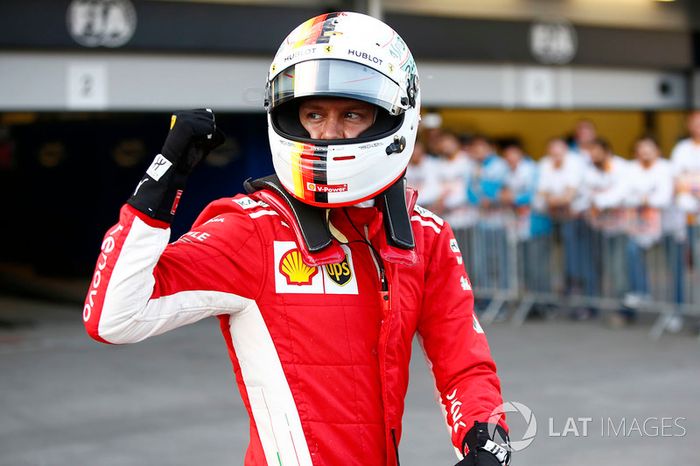 Sebastian Vettel, Ferrari, celebra después de tomar Pole Position