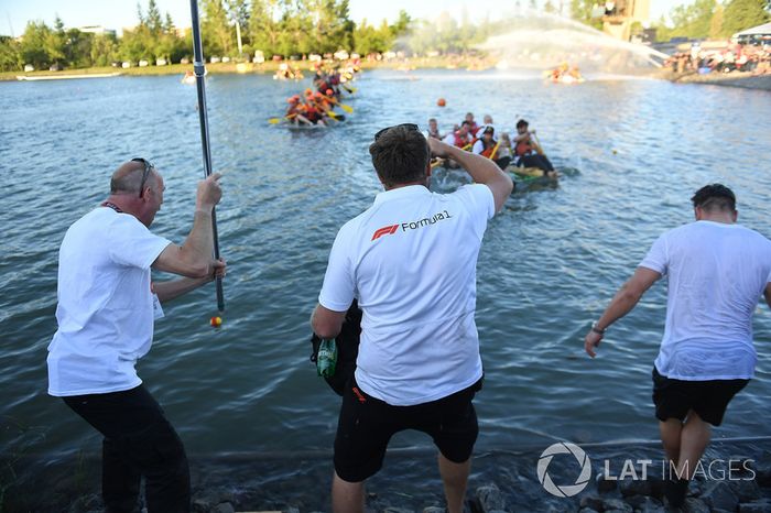FOM en la carrera de balsas