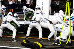 Lance Stroll, Williams FW41, dans les stands