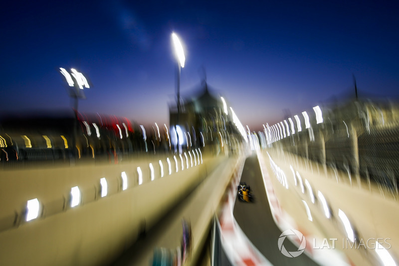 Carlos Sainz Jr., Renault Sport F1 Team RS17