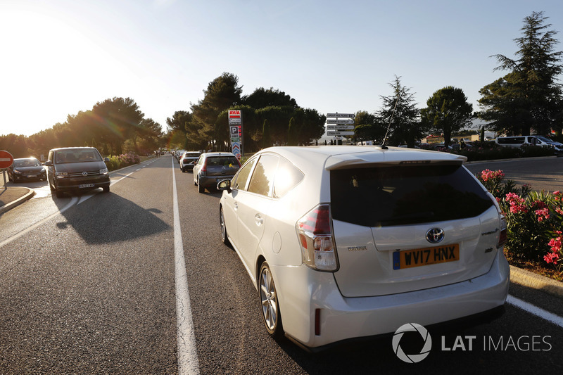 Traffic jams outside the circuit