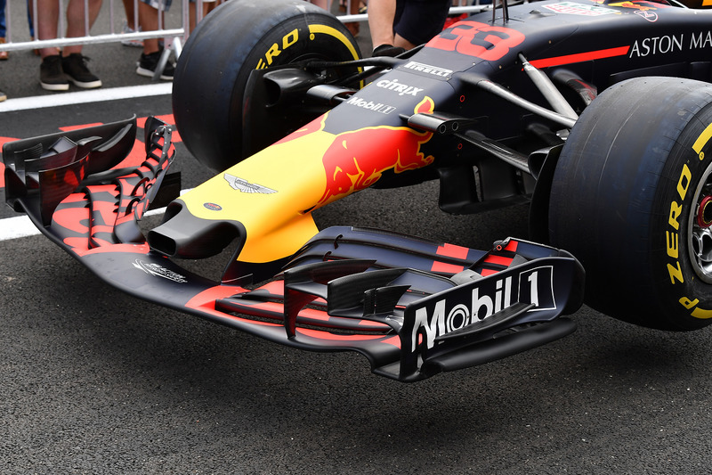 Red Bull Racing RB14 nose and front wing