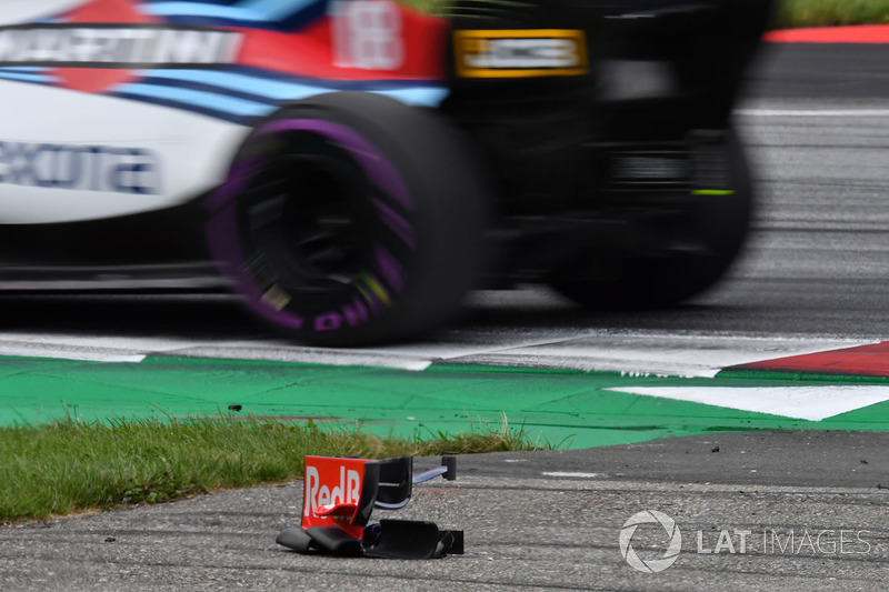 Brendon Hartley leszakadt első eleme