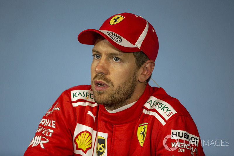 “Obviamente, teria sido bom largar mais à frente. Tentei me recuperar no início, mas não deu certo, fiquei sem lugar para ir e a mesma coisa aconteceu na curva, então eu tive que lutar com os carros da Renault e Haas no início e perdi um pouco de terreno.”