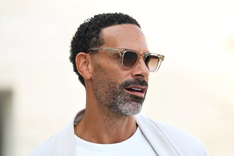 Rio Ferdinand arrive au Paddock
