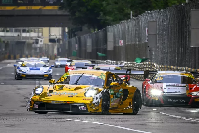 Laurin Heinrich, Schumacher CLRT Porsche 911 GT3 R (992)
