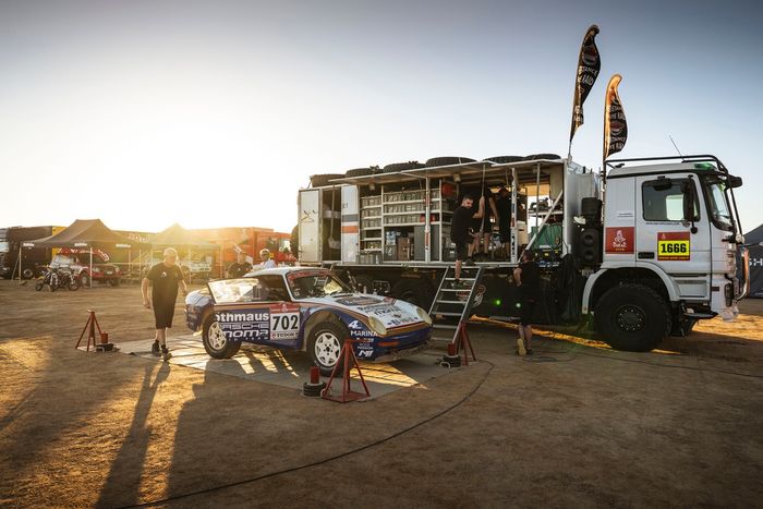 #702 Momabikes Raid Team Porsche: Juan Morera, Lidia Ruba