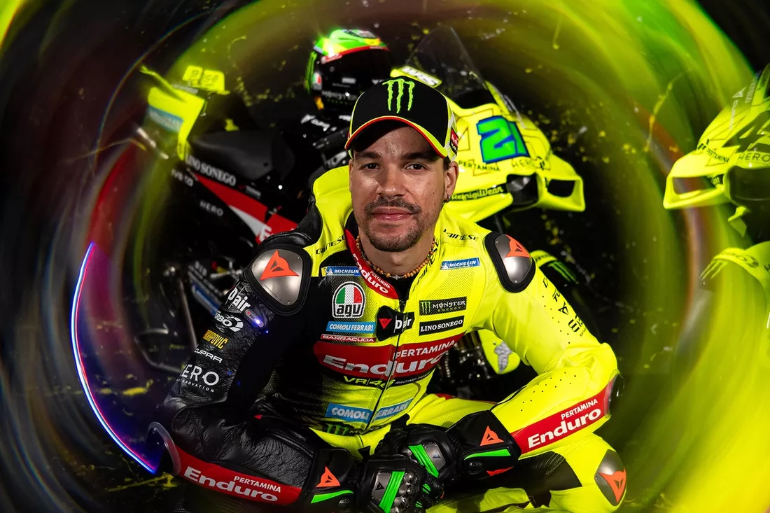 VR46、2026年は”黒い”存在へ……新カラーリング披露 MotoGP