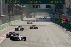 Felipe Massa, Williams FW40, Esteban Ocon, Sahara Force India F1 VJM10, Valtteri Bottas, Mercedes AM