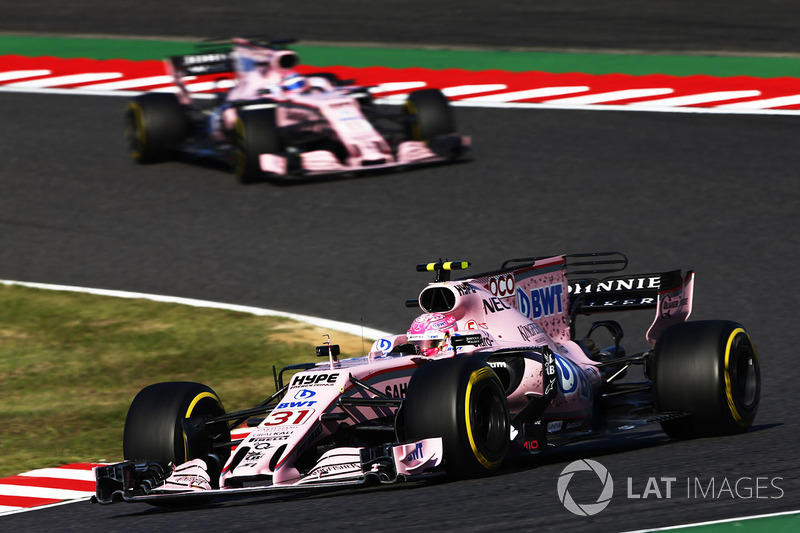 Esteban Ocon, Sahara Force India F1 VJM10, Sergio Perez, Sahara Force India F1 VJM10