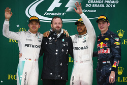 Podium: 1. Lewis Hamilton, Mercedes AMG F1; 2. Nico Rosberg, Mercedes AMG F1; 3. Max Verstappen, Red